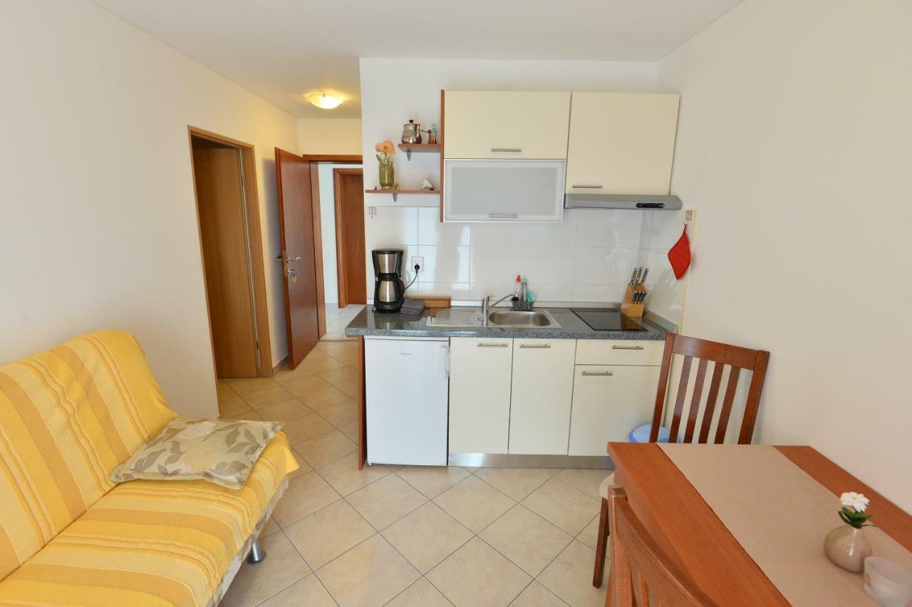 Apartmani Smiljanic Starigrad Paklenica Exterior foto